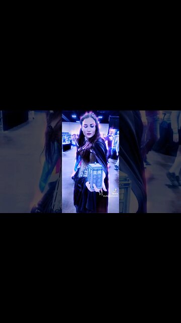 🎬 #DOCTORWHO #HARRYPOTTER #CROSSOVER #COSPLAY #TARDIS 🎬 #TRAVELINGTARDIS #SUBSCRIBE #SHORTS