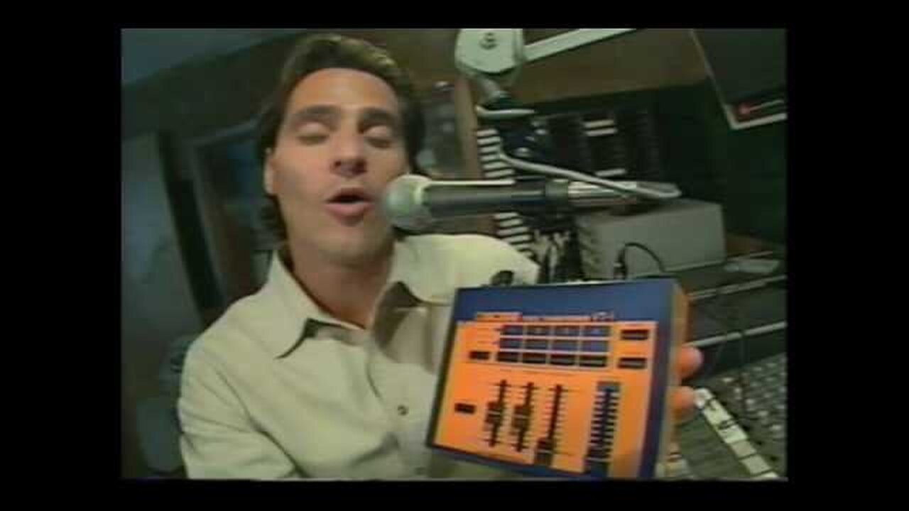 Roland Boss VT-1 Voice Transformer Demonstration