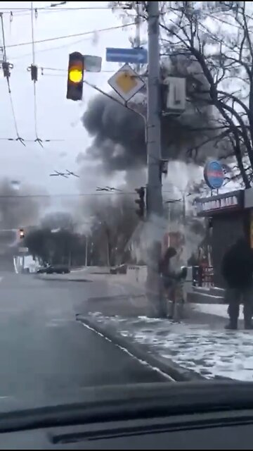 Ukraine 🇺🇦: Russian attack on the #Kyiv TV Station.