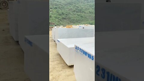 𝐌𝐀𝐑𝐁𝐋𝐄White marble from Vietnam, #marble #white #shorts