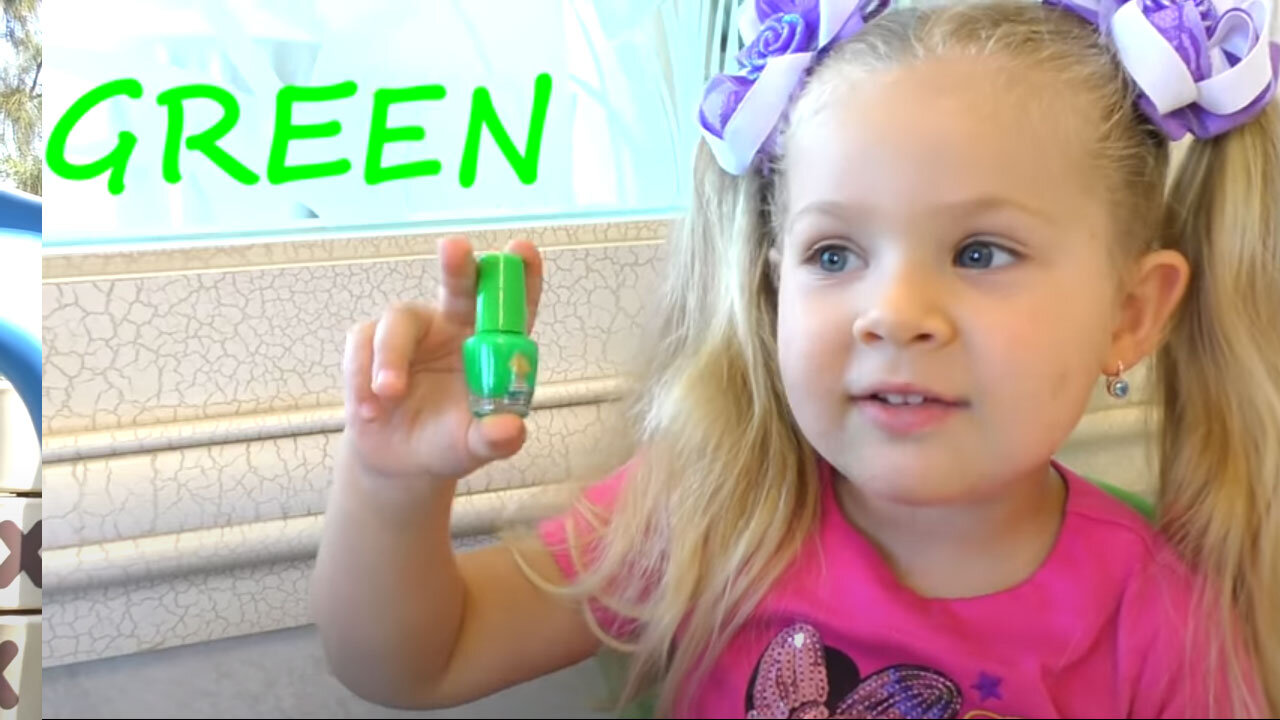 Roma and Diana Pretend Play with Nail polish for kids