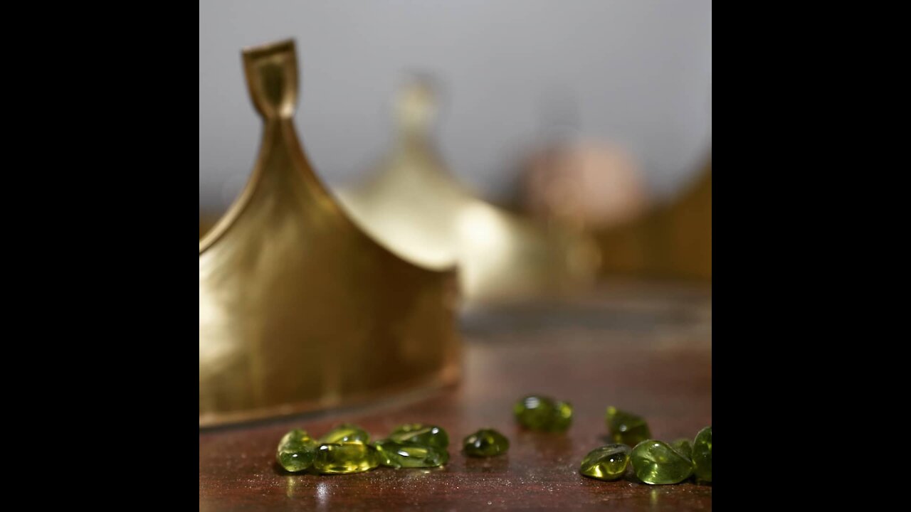 Making and fitting a crown (baronial coronet)