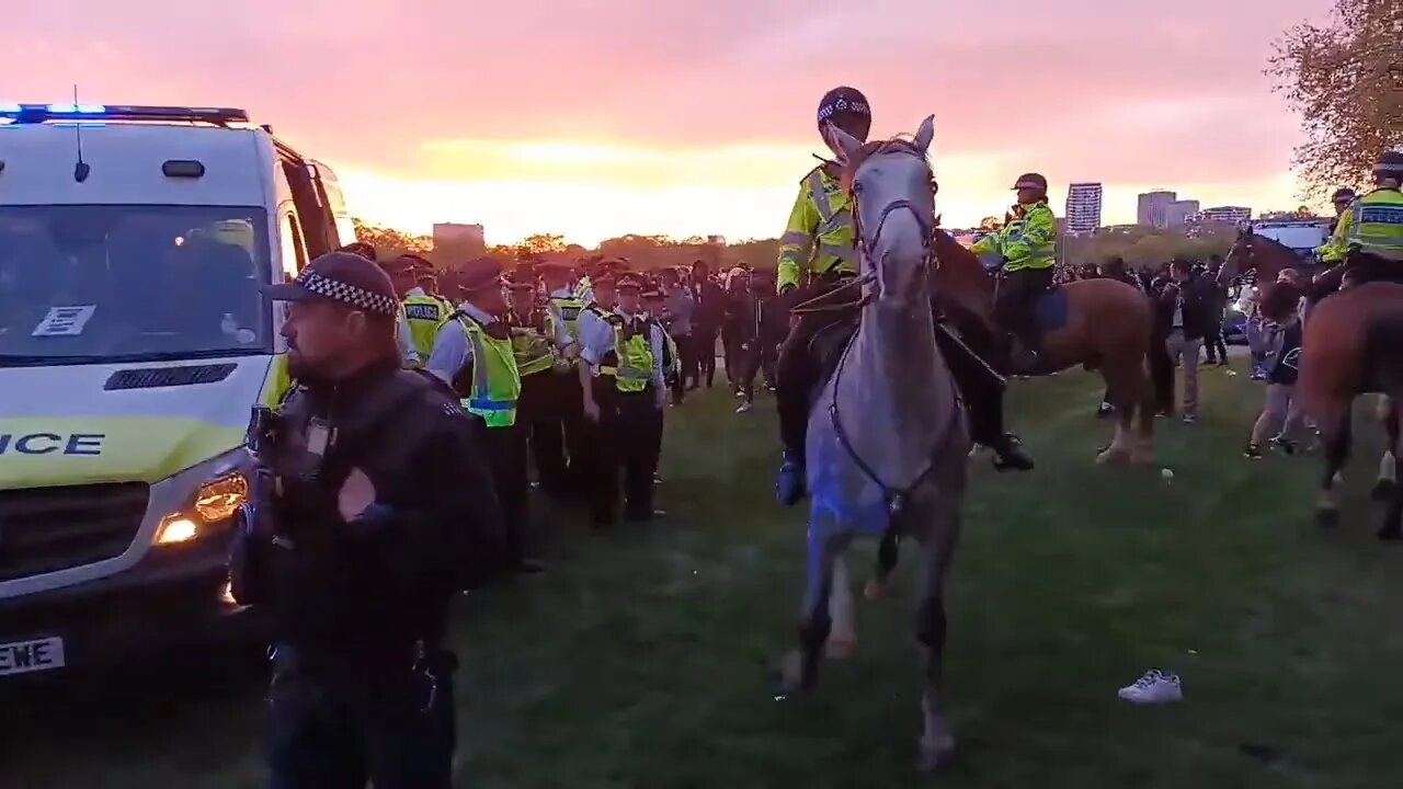 Police move into position at 4/20 | LONDON |