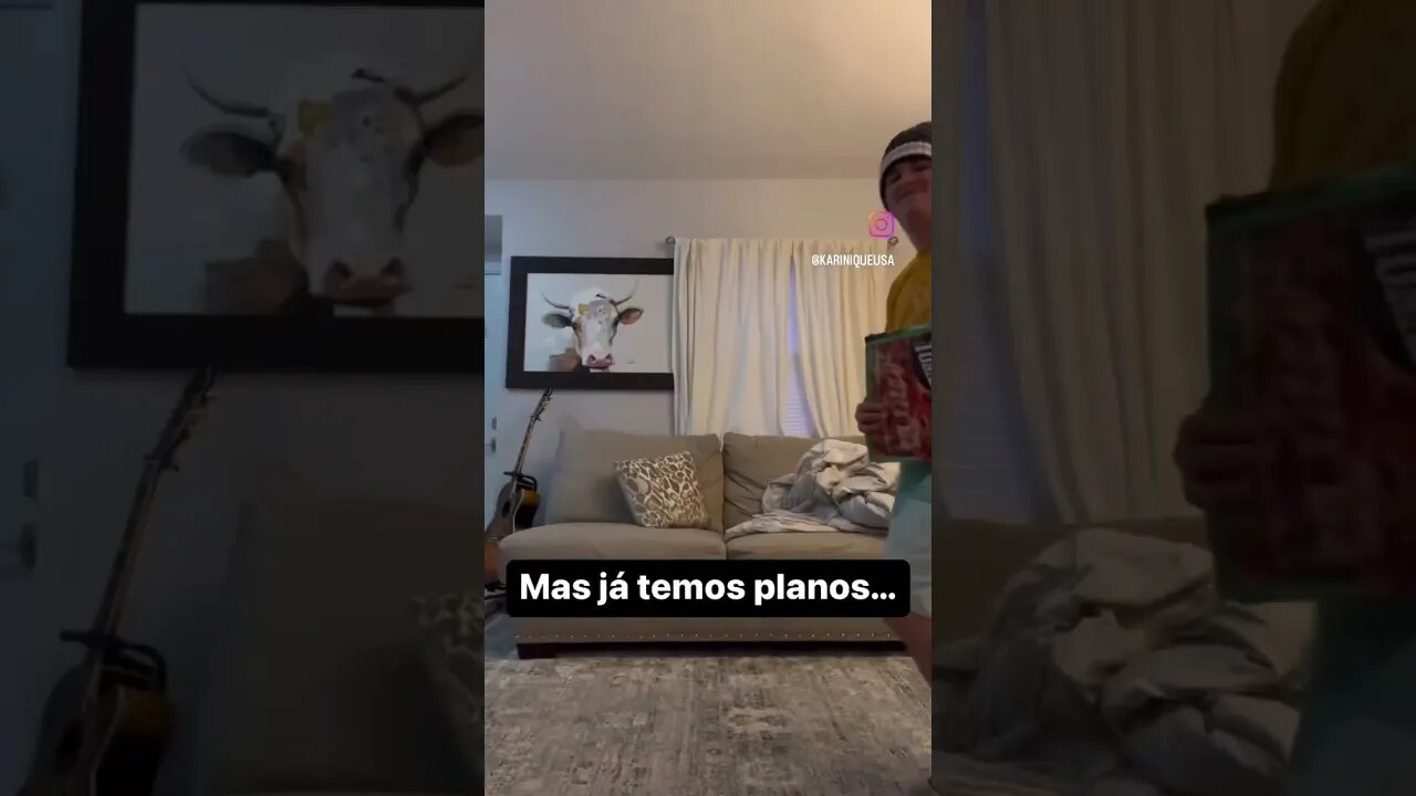 Quando os amigos chamam a gente pra sair, mas já temos compromisso