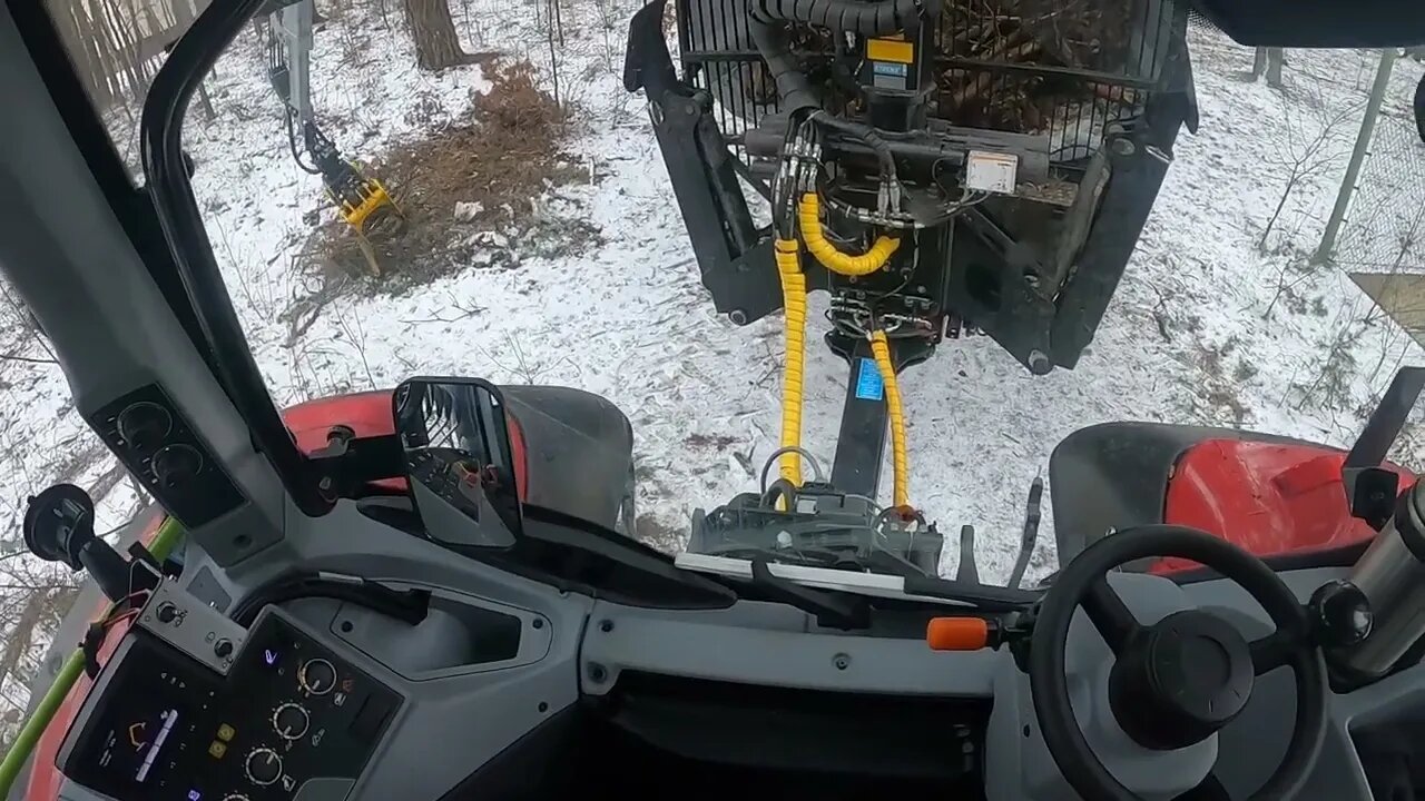 Valtra 154n Kesla 144nd with biomass box. Gopro. Cabin view-1