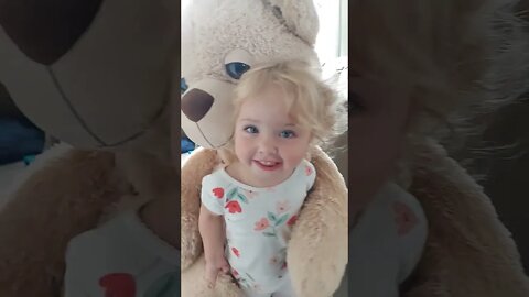 Piggy Ride, Gummy Bear