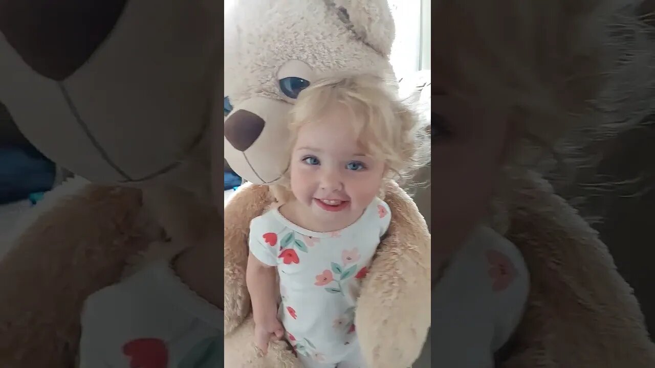 Piggy Ride, Gummy Bear
