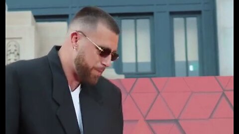 Can You Get Behind THIS Version of Travis Kelce?