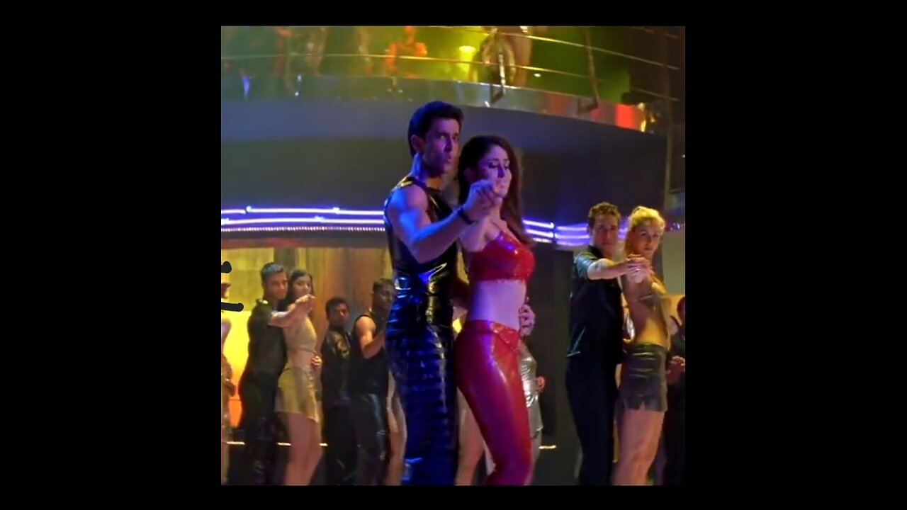 HRITHIK ROSHAN AND KORINA KAPUR DANCE IN BOLLYWOOD MOVIE