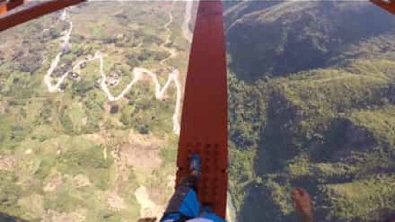 Kokoelma adrenaliinin täyteisiä extreme-hyppyjä