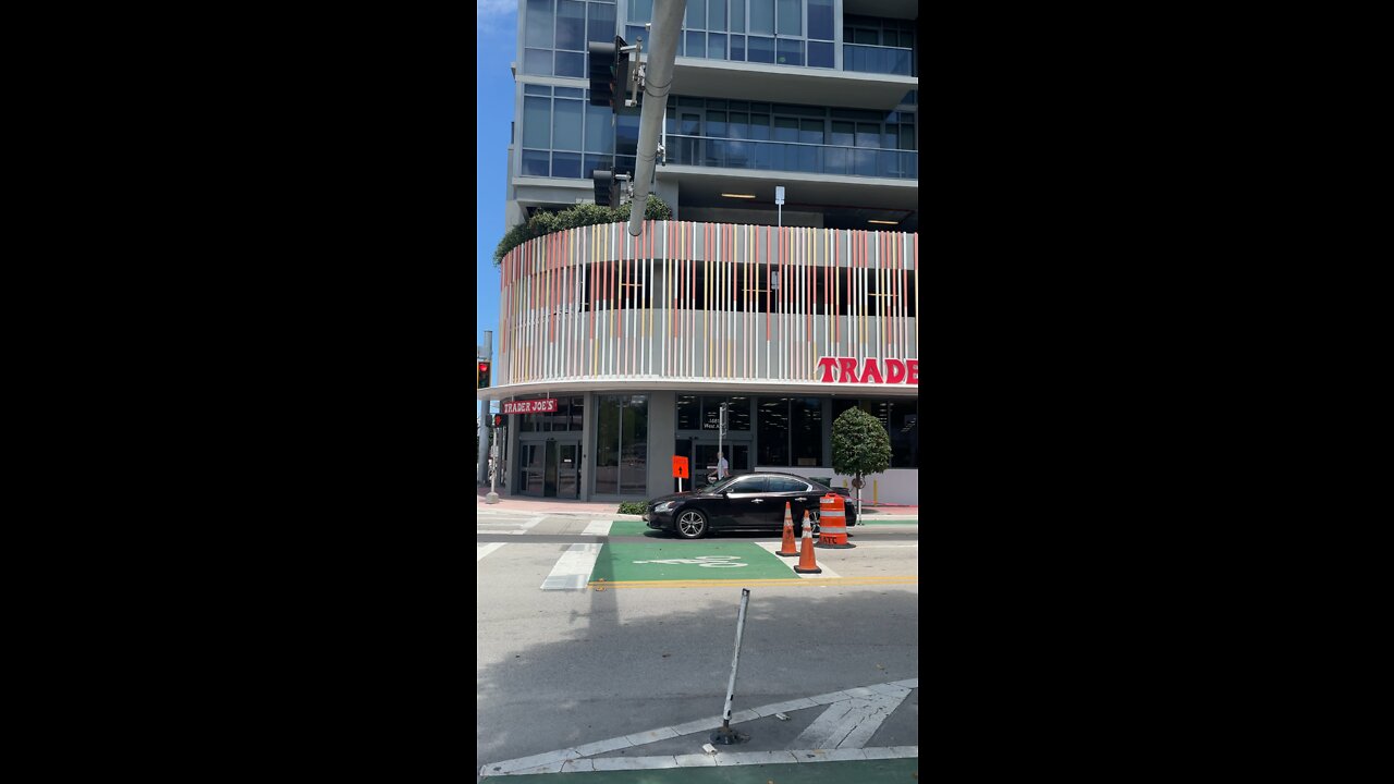 Trader Joe's on 17th Street & West Avenue - Miami Beach - Driving Miami