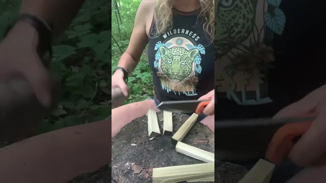 @buckeyegirlbushcraft519 TEARING UP wood with the 2023 Sheepsfoot | Shed Knives #shedknives #shorts