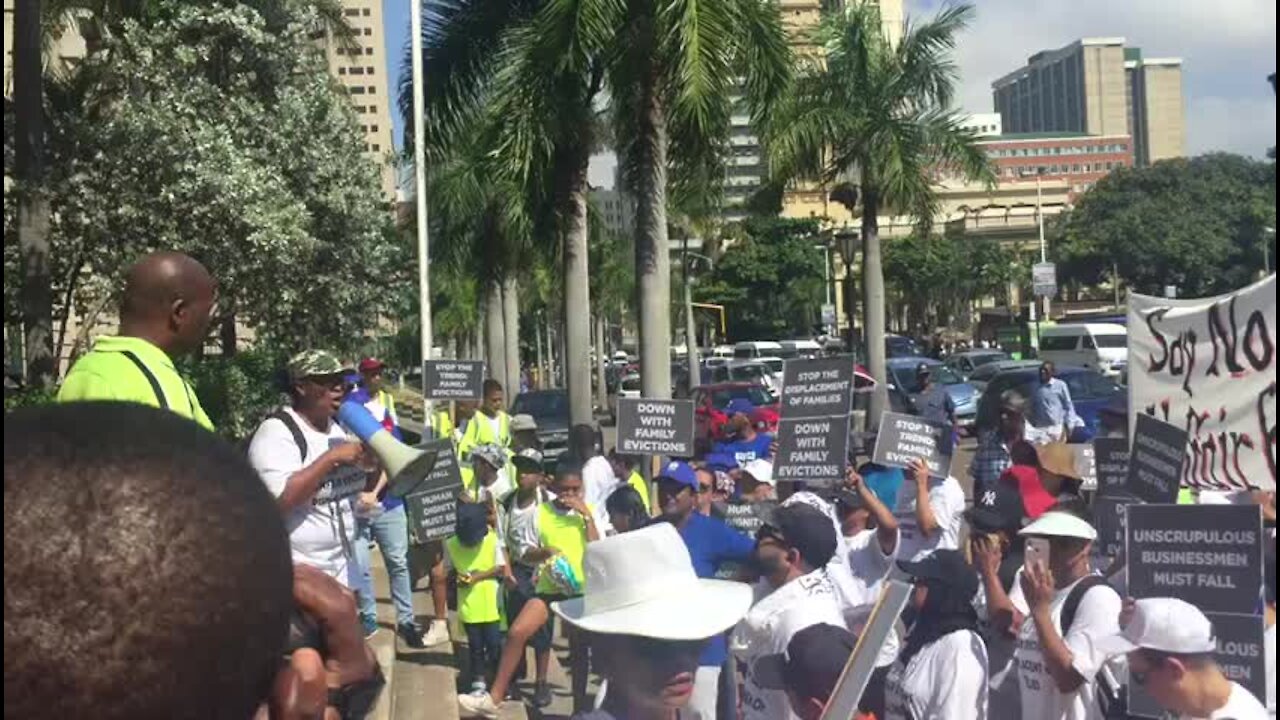 Watch: Warwick,Overport residents march to City Hall to hand over memorandum (Gvx)