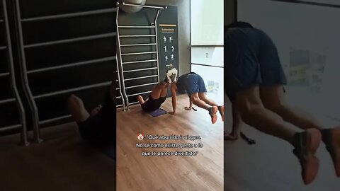🤡: "Qué Aburrido ir al gym. No sé Cómo Existe Gente a la que le Parece Divertido"