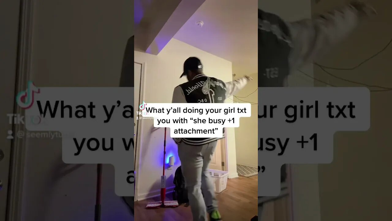 What y’all doing your girl txt you this #seemlytuber #tikok #shortvideo #reels #trending #redpill