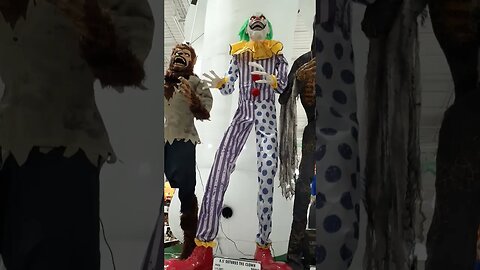 Menards 8 foot tall SUTURES THE CLOWN ANIMATRONIC! #shorts #halloween #clown