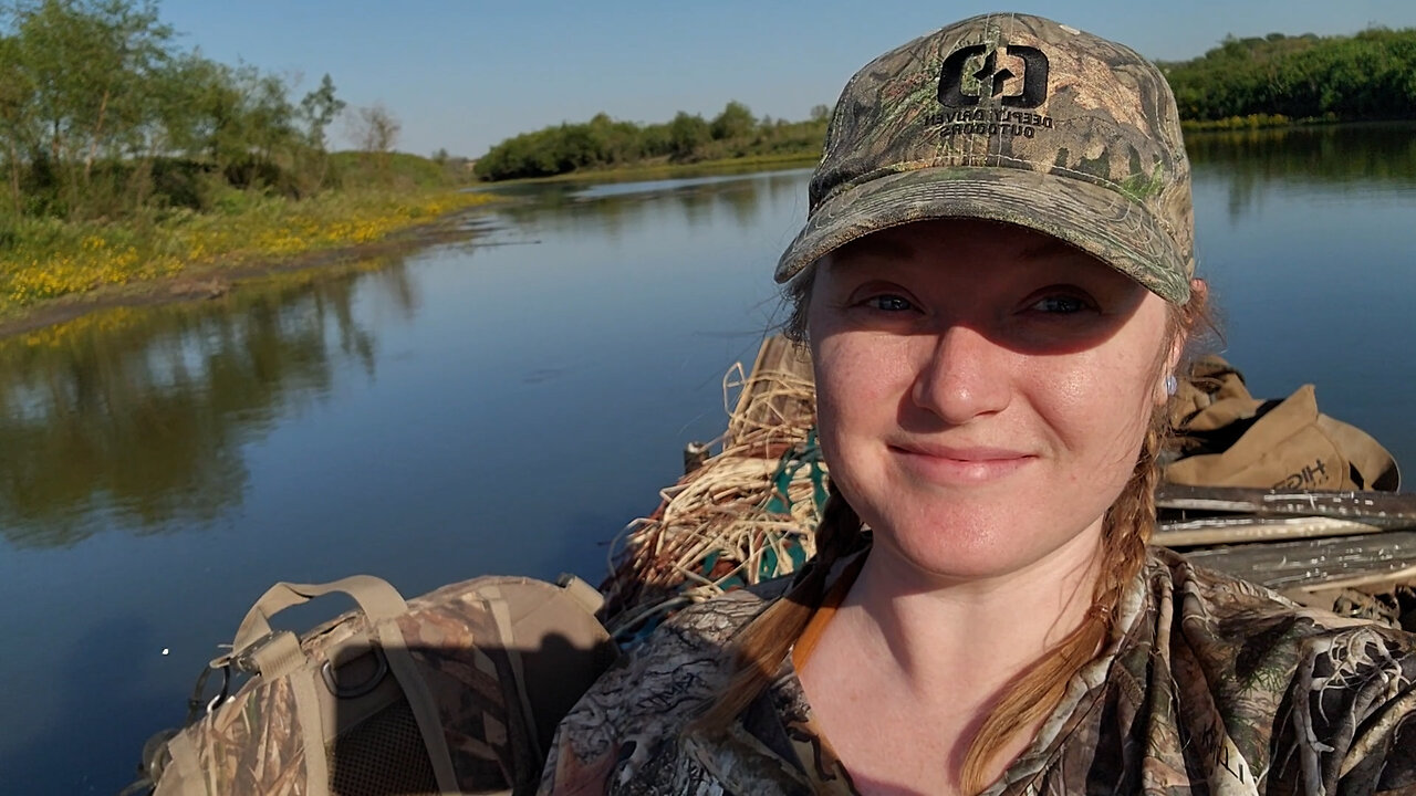 I Take My Wife On Her First Ever Duck Hunt! || Iowa duck hunting