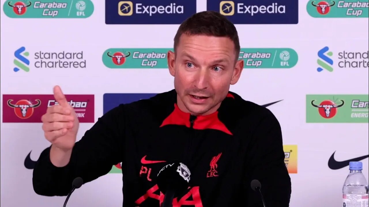 'This is the PRESS room NOT the BOARD room! Next time ask Jurgen!' | Man City v Liverpool | Lijnders