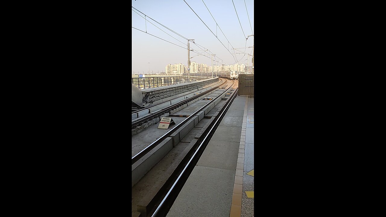 Metro In Delhi