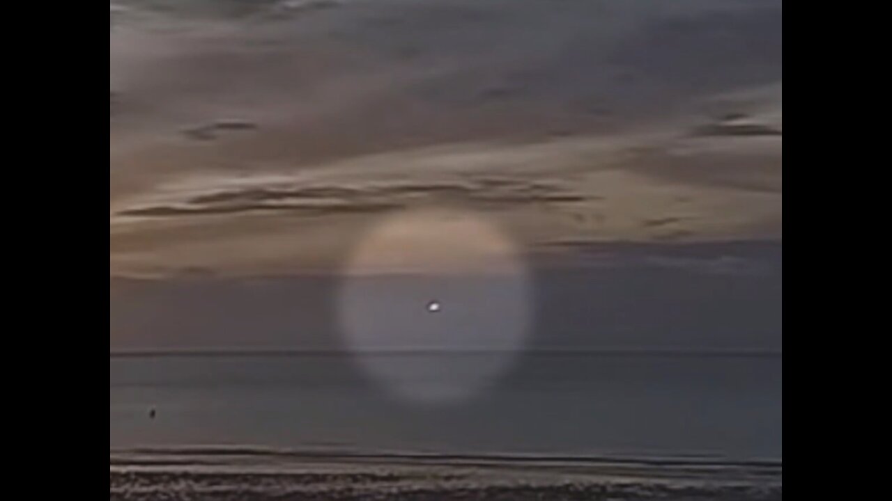 2020 - Streaking UFO over Cornwall, England