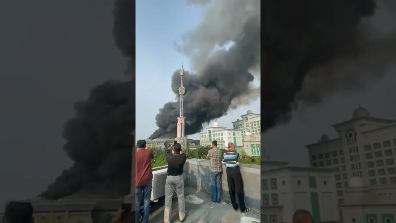 Islamic Centre atau Masjid Jami' Jakarta Center di Jakarta Utara mengalami kebakaran,