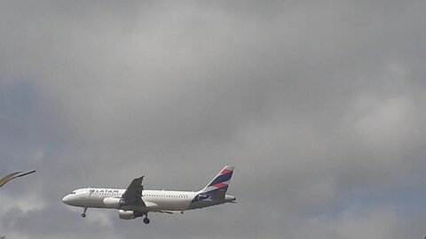 Airbus A320 PR-TYQ vindo de Brasília para Manaus