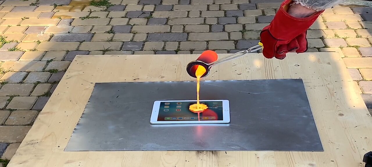 New EXPERIMENT: iPAD vs REAL LAVA,