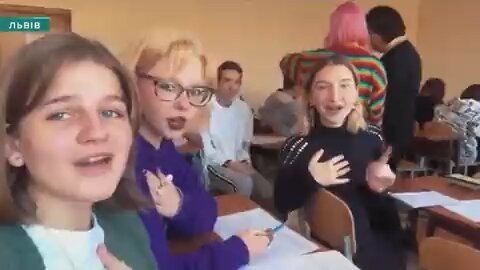 ウクライナ 子供へのナチスの刷り込み（ステパン・バンデラ）