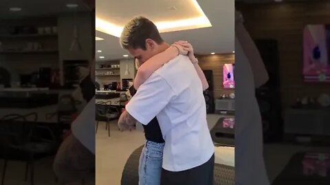 Pedro pedindo a namorada em casamento após ser convocado para a Copa do Mundo