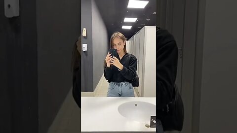 Toilet Selfie!