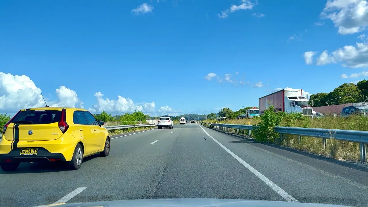 M1 Motorway Drive in 4K || QUEENSLAND to NEW SOUTH WALES