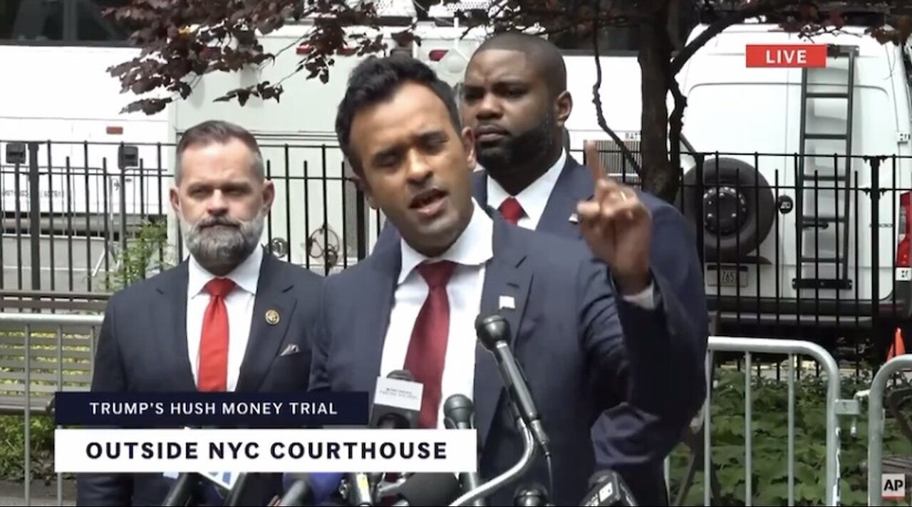 Vivek Ramaswamy Speaks Outside NYC Courthouse During Bragg Show Trial