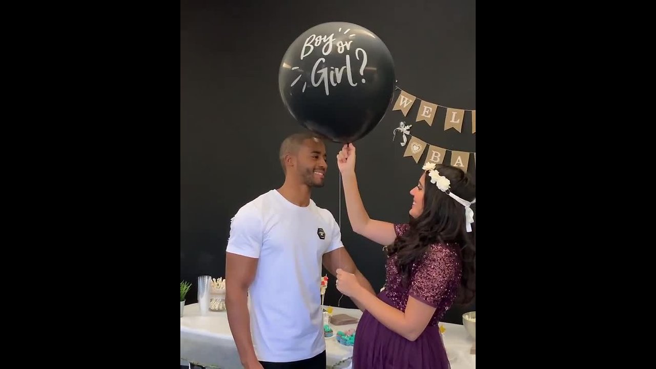 Heartwarming gender reveal delights expecting parents