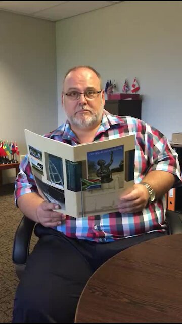 Honouring South Africa’s unique troika of heroes (KQk)