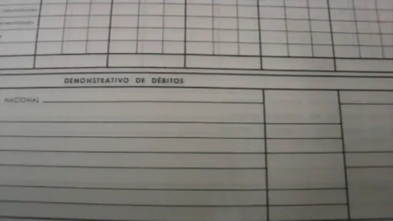 DIA-13/05/2022-11hs- ESCRITORIO -LIVROS DOCUMENTOS GUARDADOS POR VARIOS ANOS - LIMPEZA-LIXO