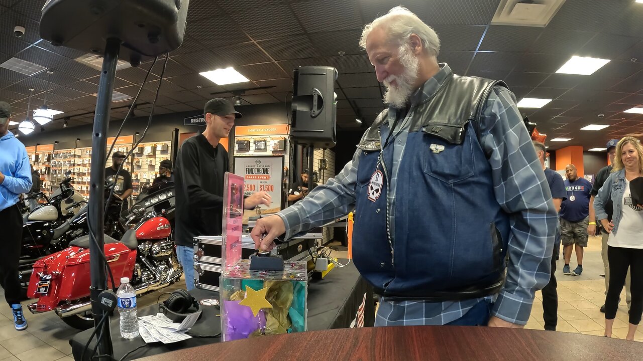 Great “Old Glory H-D” bike giveaway!