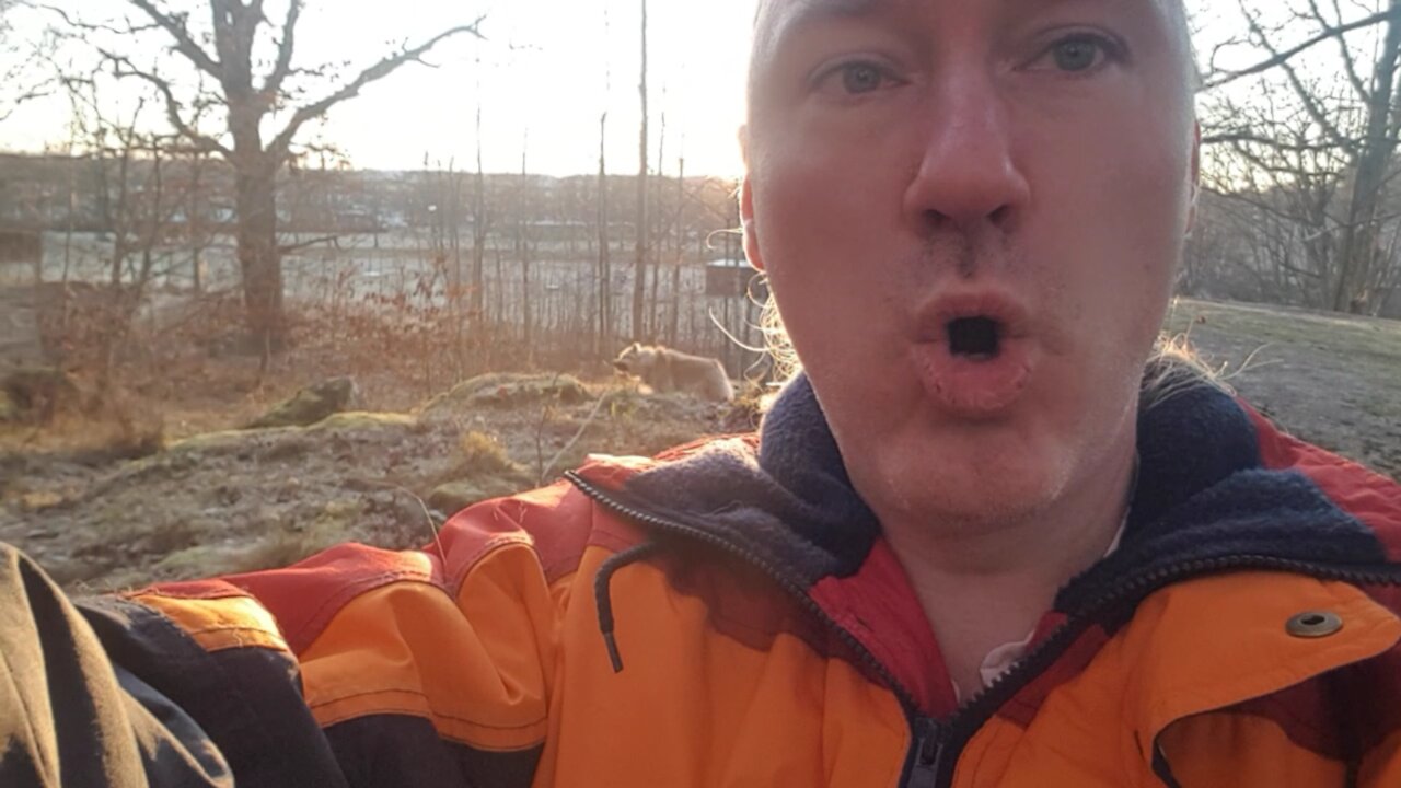Bra populära vänster-ledare finns! Omikron mild. Rädda barnen ifrån Kina-vatten! Hur polisanmäla