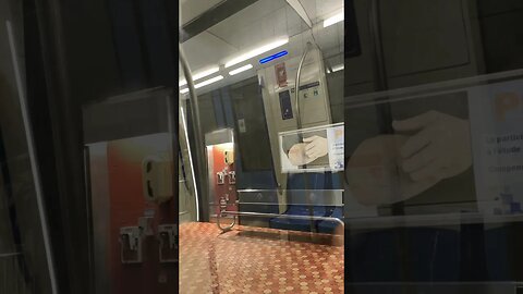 Montréal metro ding dong bell