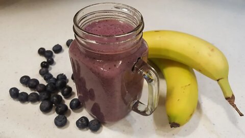 Easy Creamy Blueberry Smoothie (Giveaway is Over) The Hillbilly Kitchen