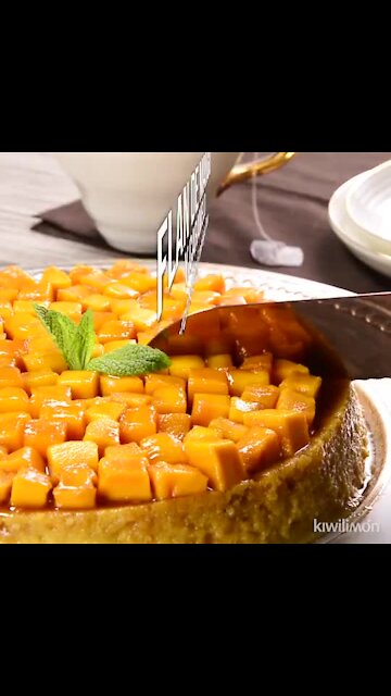 CARAMEL AND MANGO FLAN