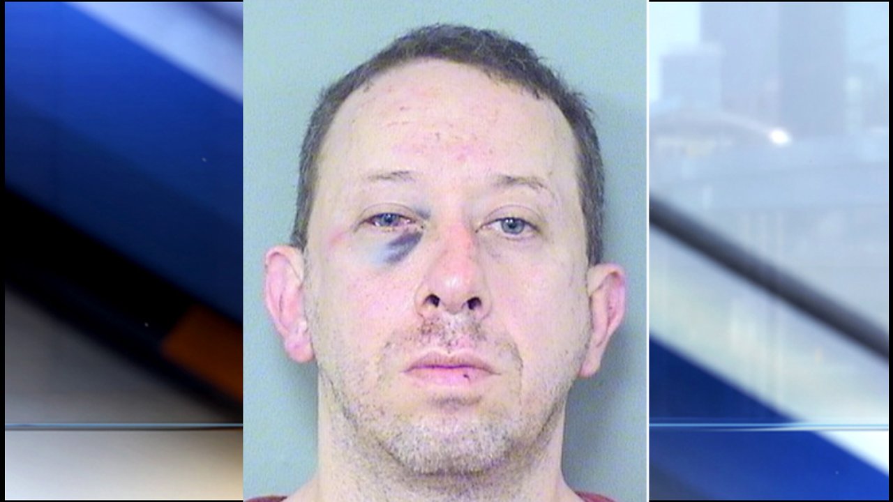 Geoffrey Cassidy: Man arrested after allegedly peeping through windows of Wellington home