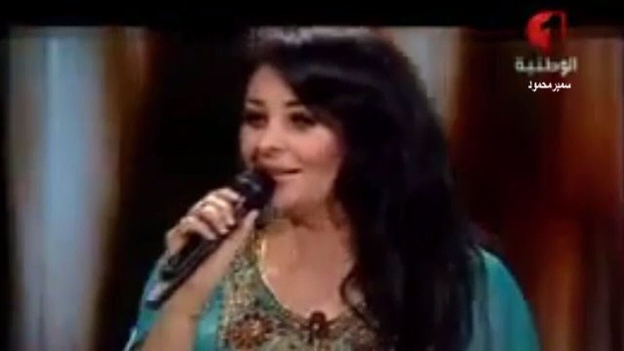نجاة عطيه,على بابى واقف قمرين,تصوير تليفزيونى