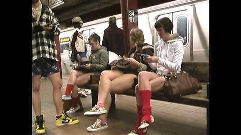 'No Pants Subway Ride' - New York - ImprovEverywhere - 2008