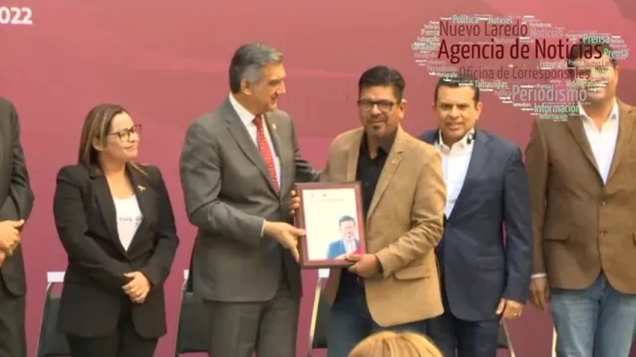 AVA ENTREGA PREMIO DEPORTES