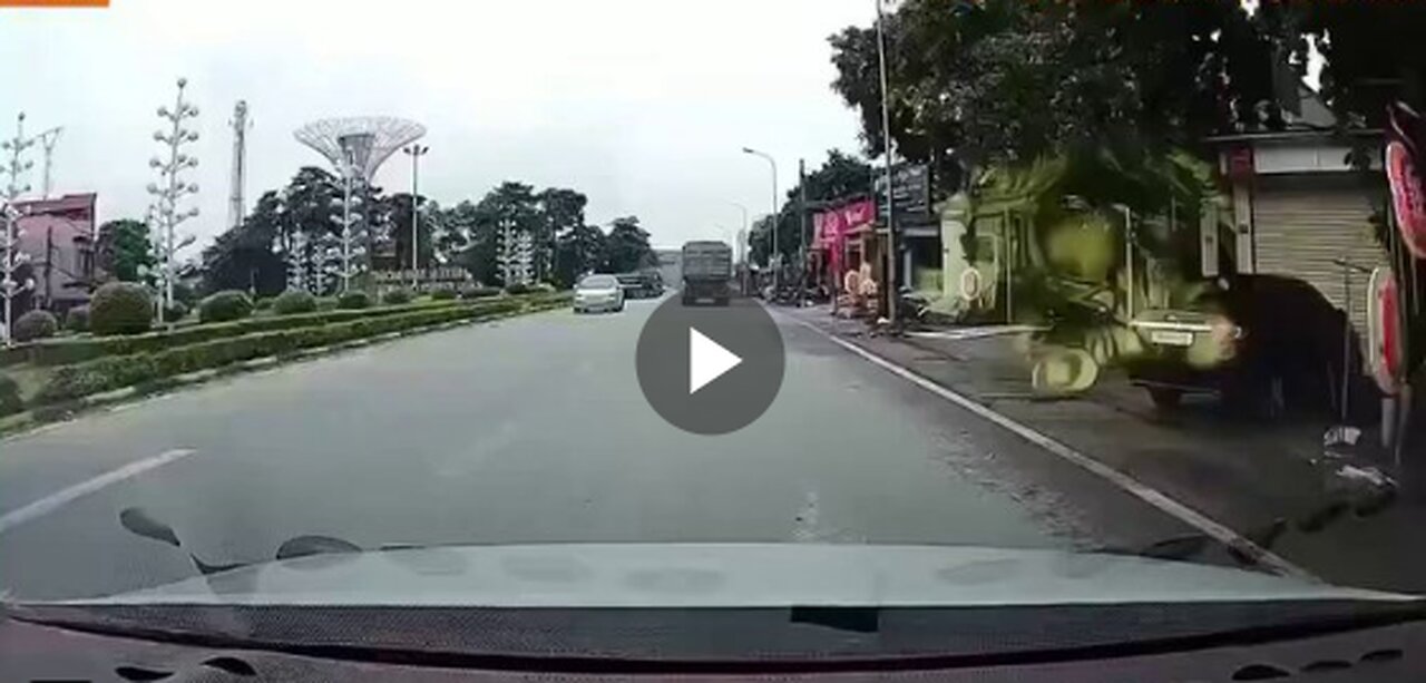 BRIDGE COLLAPSES IN VIETNAM AFTER SUPER TYPHOON YAGI...