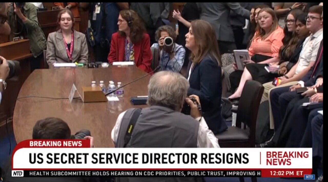US SECRET SERVICE DIRECTOR RESIGNS