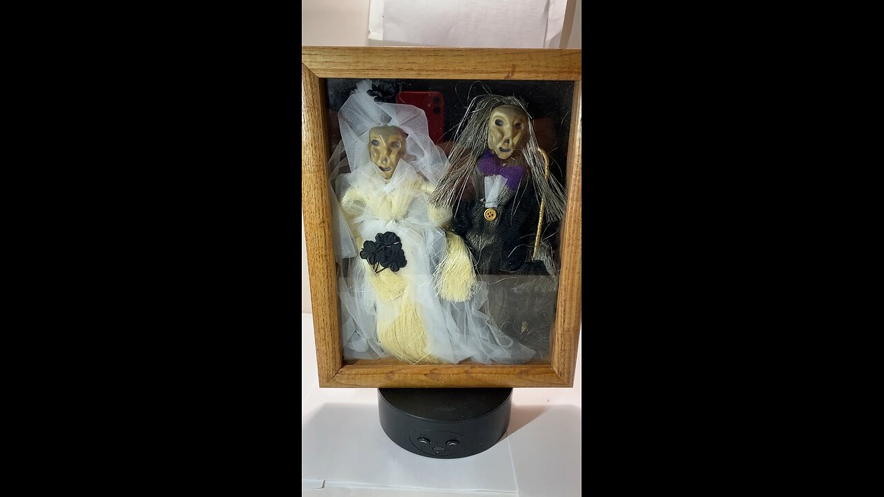 SUPER RARE: Halloween Deceased Zombie Married Couple 3D Diorama 9x11 Wall Art