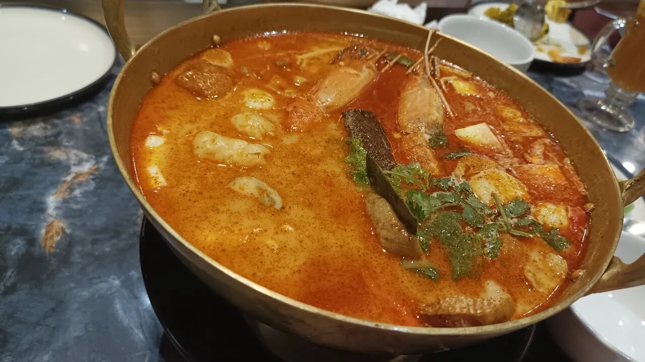TOM YUM