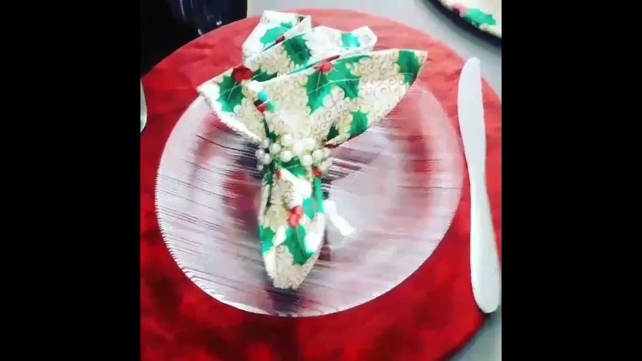 Uma mesa linda para sua família festejar o Natal 🎄🎉 #dnaatelie7