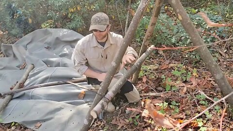 Jungle loft bed & shelter built with single canvas tarp solo overnight /17